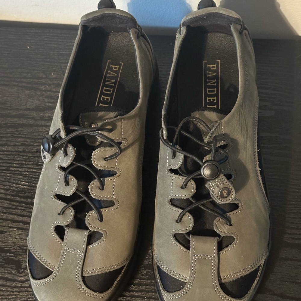 Pandere Barista Stretch Shoes